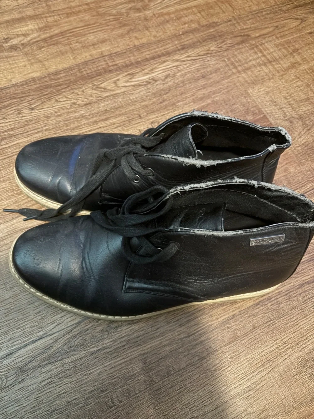 Men Black Rocawear (Used) Size 10